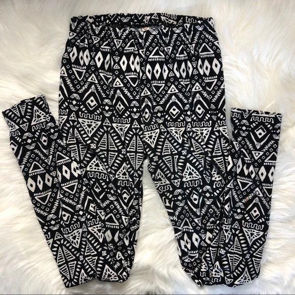 No Boundaries Pants - Patterned Leggings